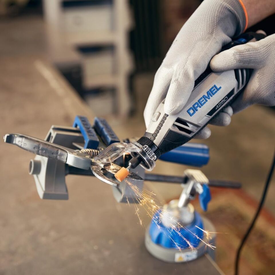 Dremel 4250 6/128 Gravür Taşlama El Motoru 128 Aksesuarlı 175 Watt F0134250JK