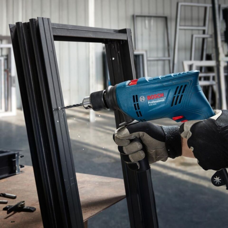 Bosch Gsb 600 Darbeli Matkap + 100 Parça Aksesuar 06011A0321