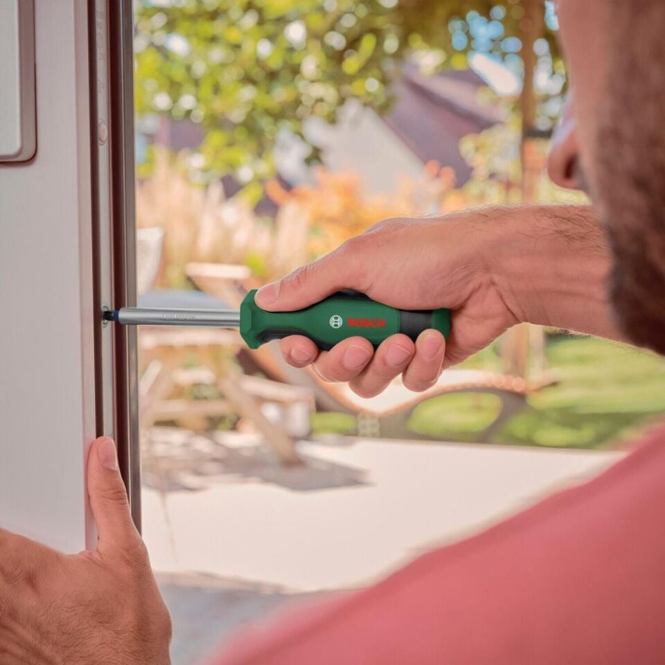 Bosch Universal 17 Parça El Aleti Seti 1600A02BY5 TEŞHİR